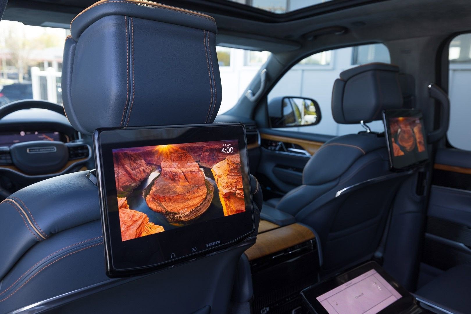 2022 Jeep Grand Wagoneer Series II