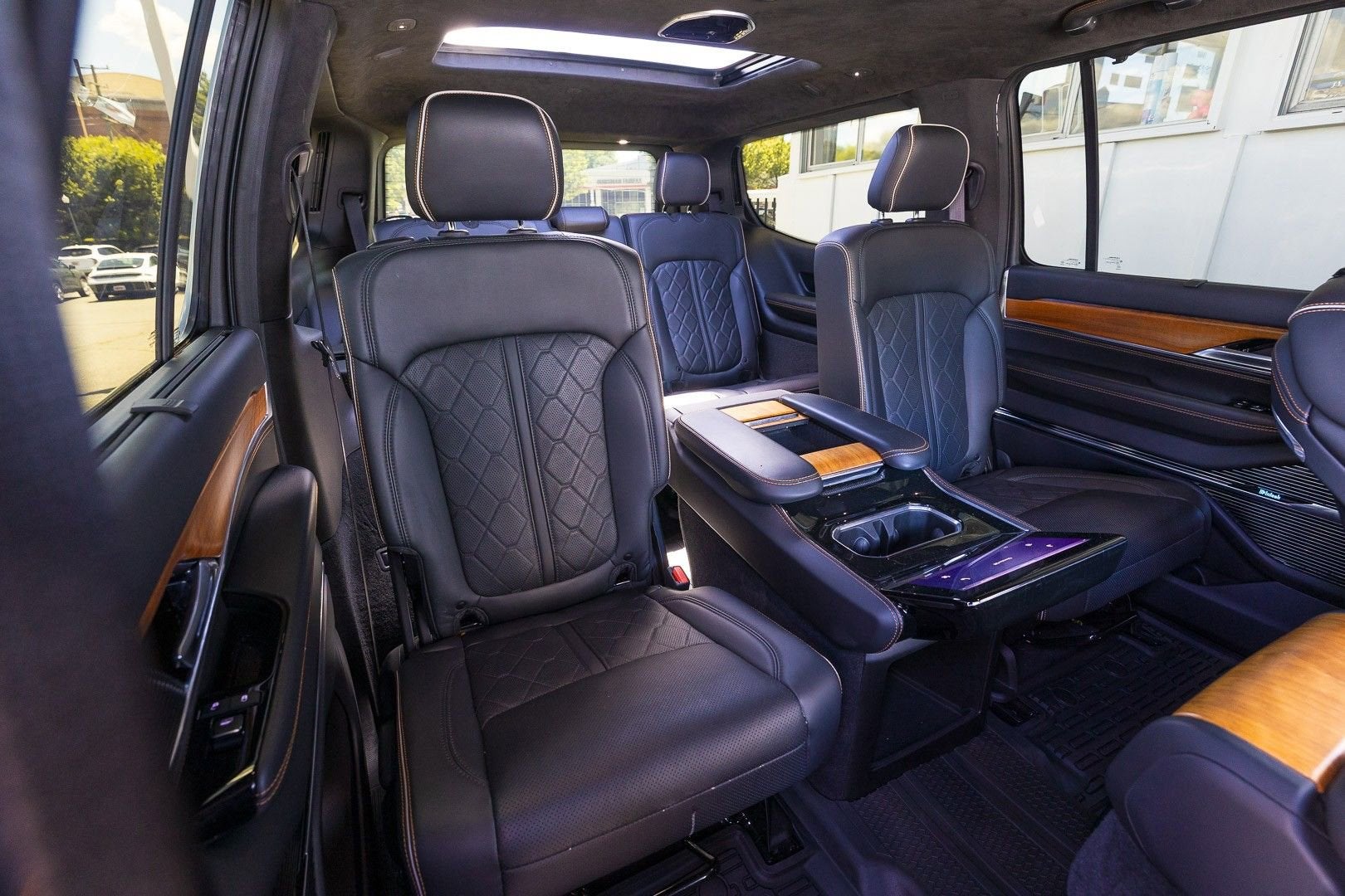 2022 Jeep Grand Wagoneer Series III