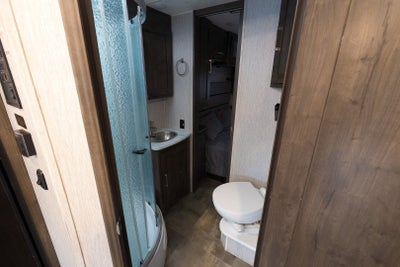 2021 Ford F-53 Motorhome Stripped C F53 MOTORHM STRIP