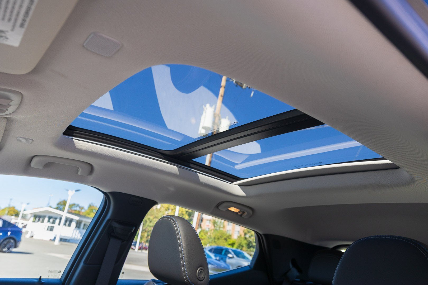 2027 Chevrolet Bolt LT - Photo 9