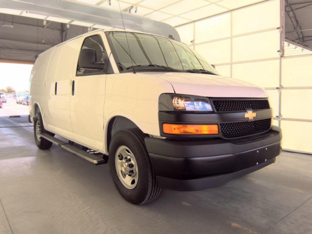 2025 Chevrolet Express Cargo WT