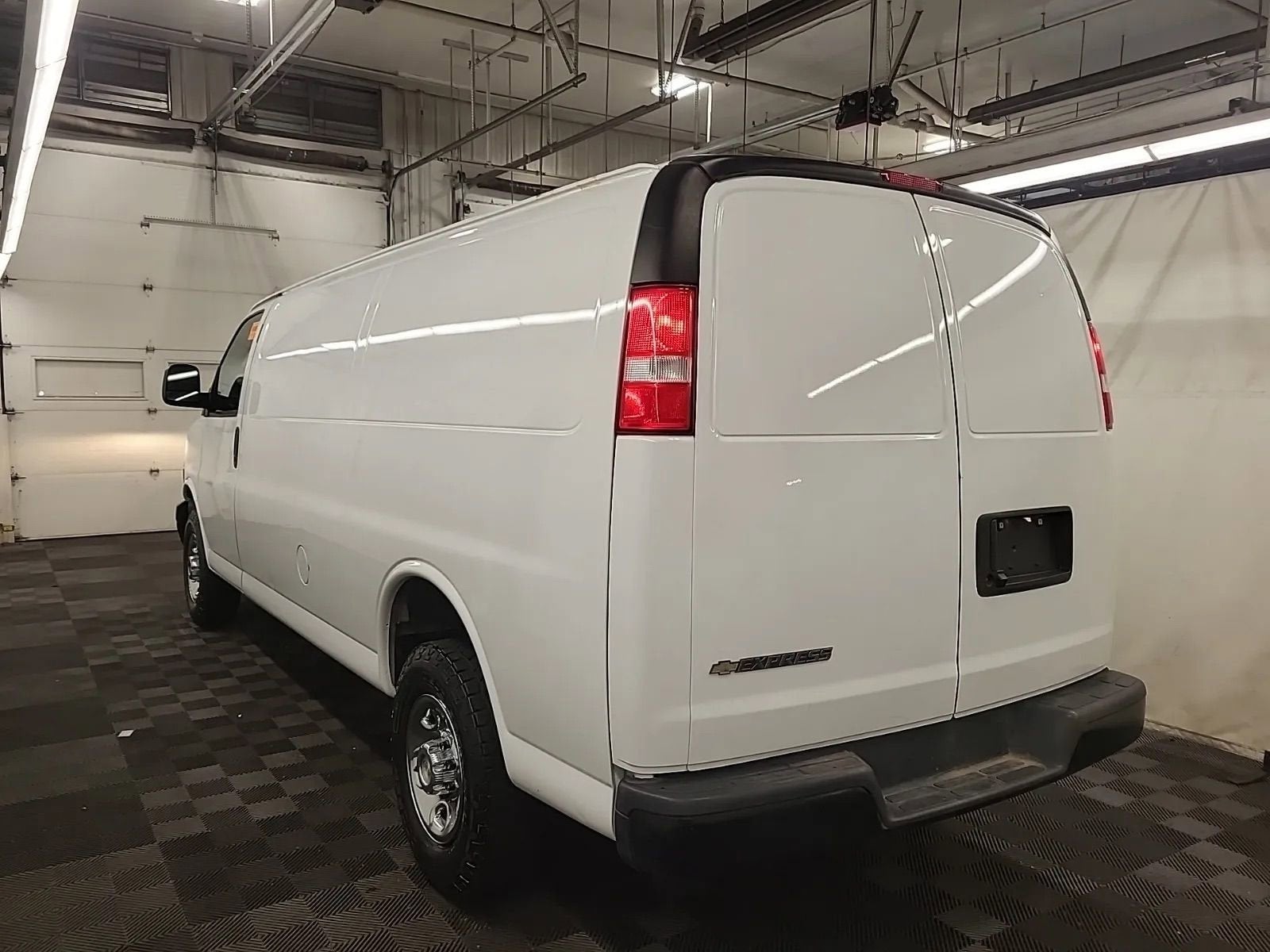 2024 Chevrolet Express Cargo 2500 WT