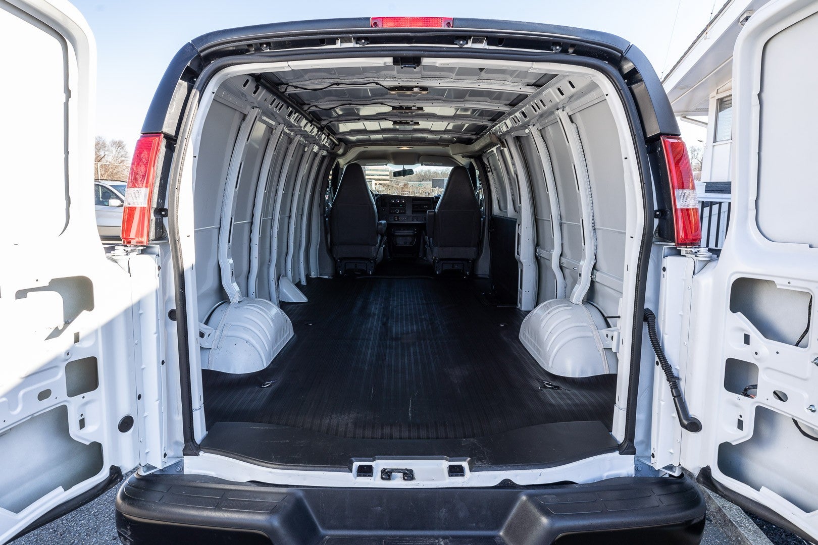 2025 Chevrolet Express Cargo 2500 WT