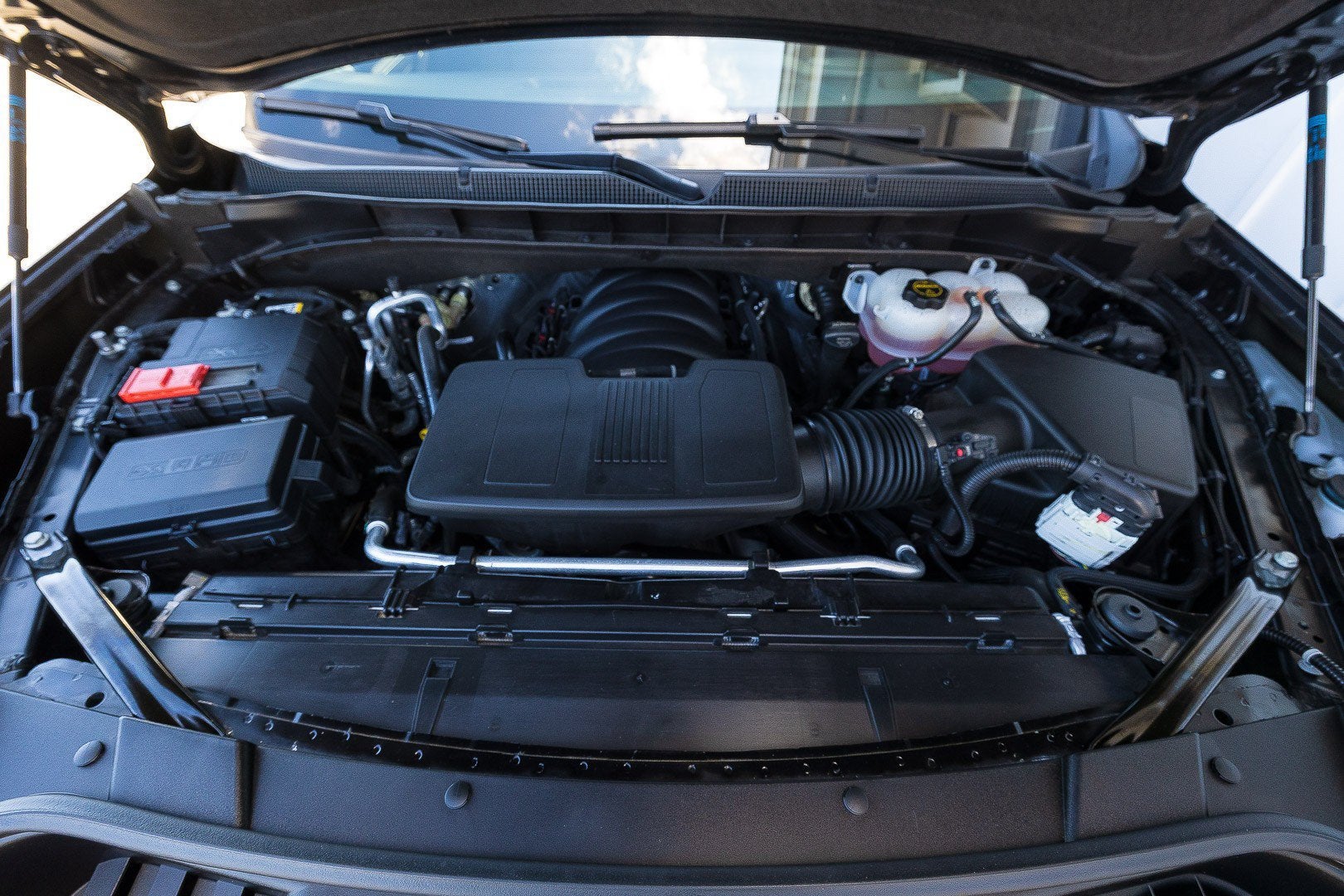 2025 Chevrolet Suburban RST