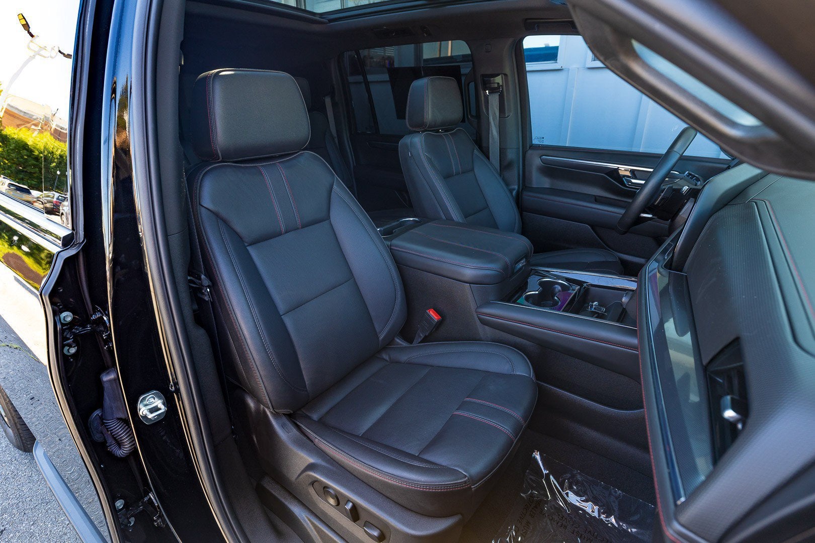 2025 Chevrolet Suburban RST