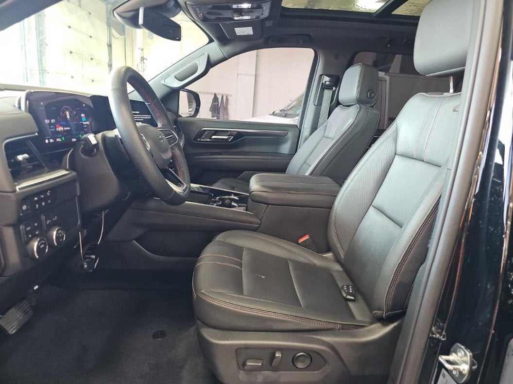 2025 Chevrolet Suburban RST