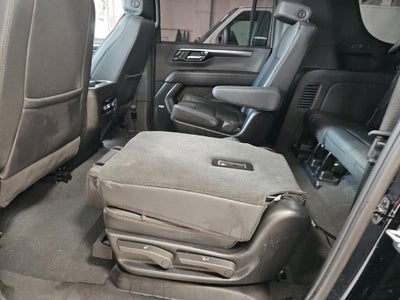 2025 Chevrolet Suburban RST