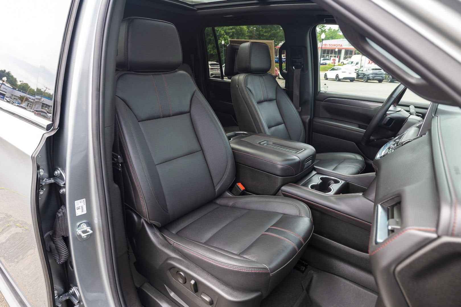2024 Chevrolet Suburban RST