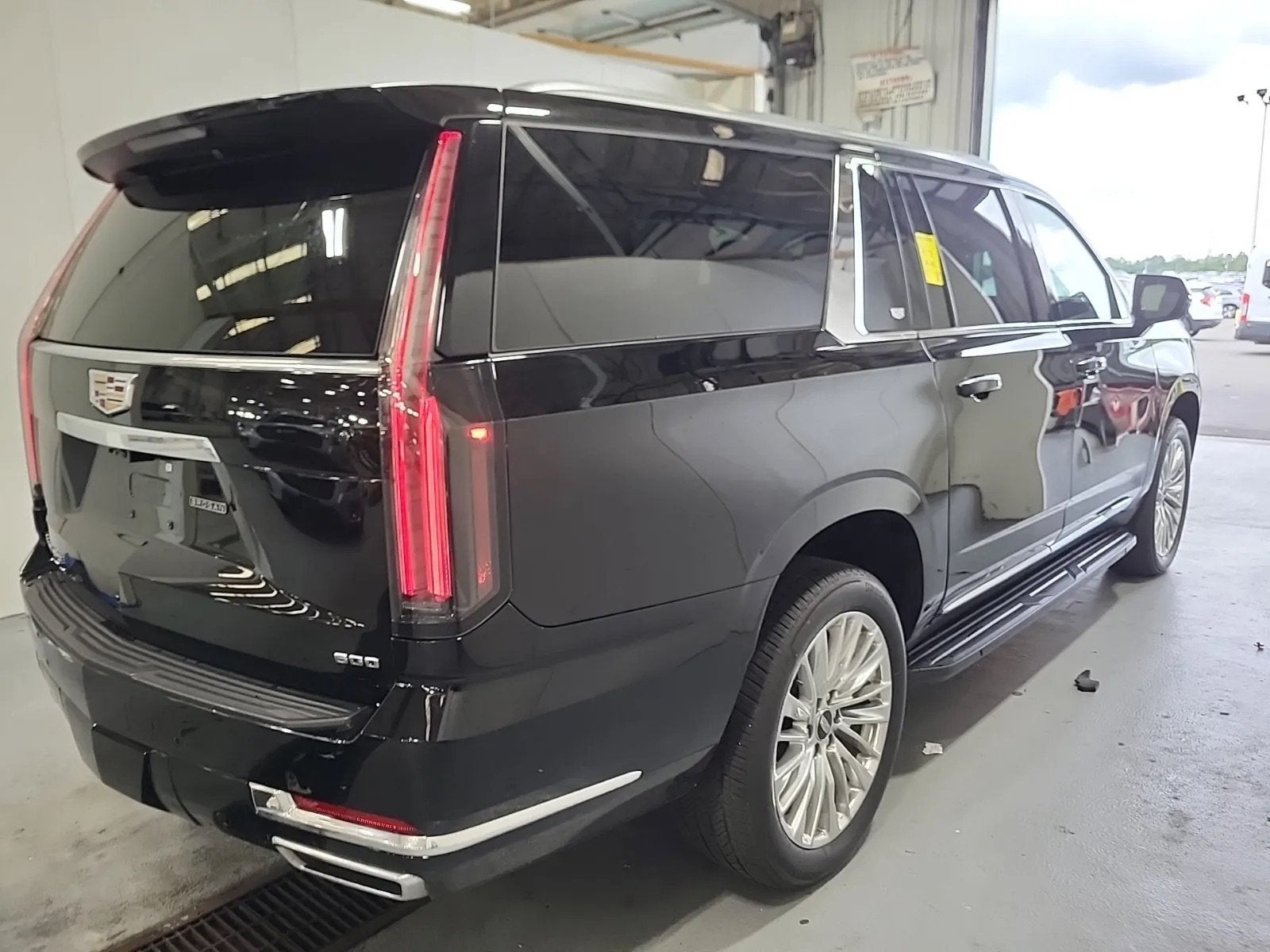 2025 Cadillac Escalade ESV Premium Luxury