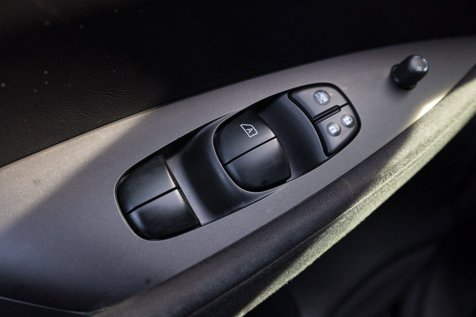 2017 Nissan LEAF S