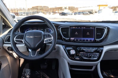 2023 Chrysler Pacifica Hybrid Limited