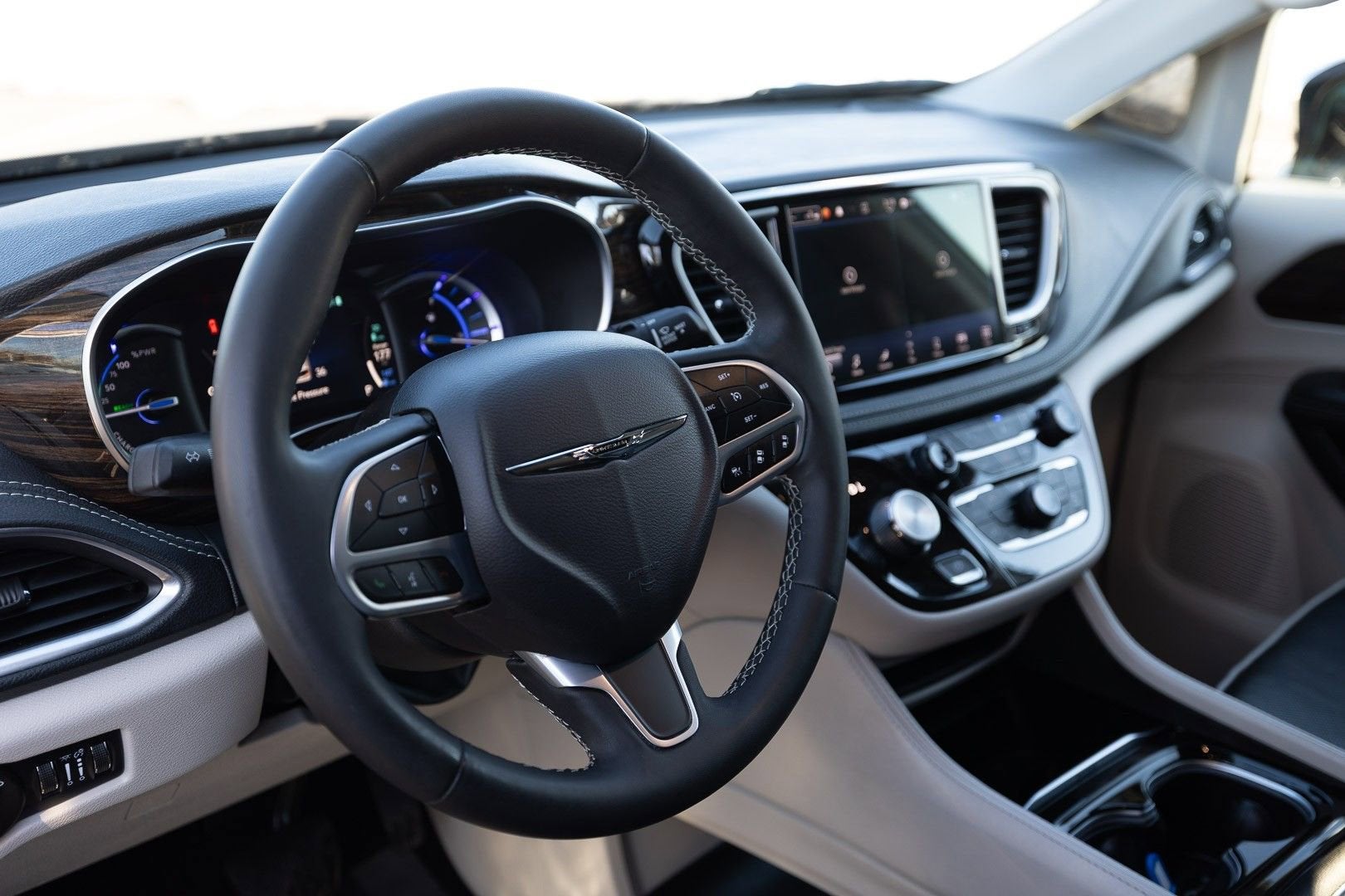 2023 Chrysler Pacifica Hybrid Limited