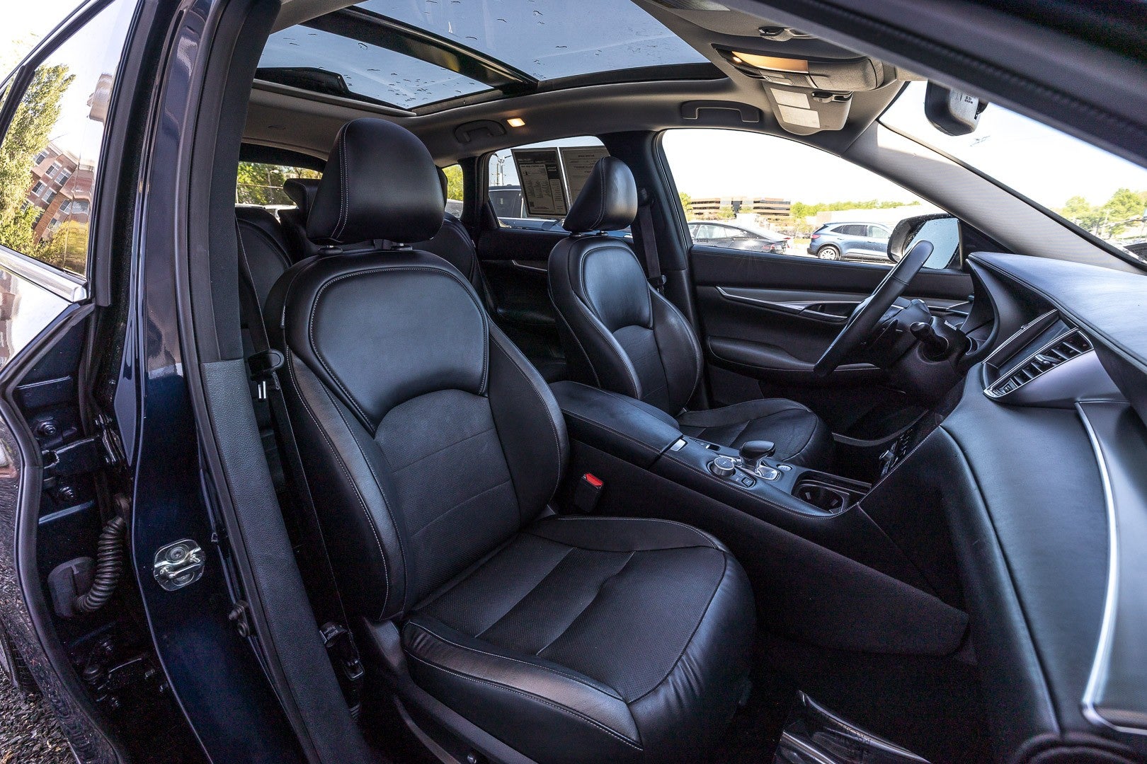 2022 INFINITI QX50 LUXE