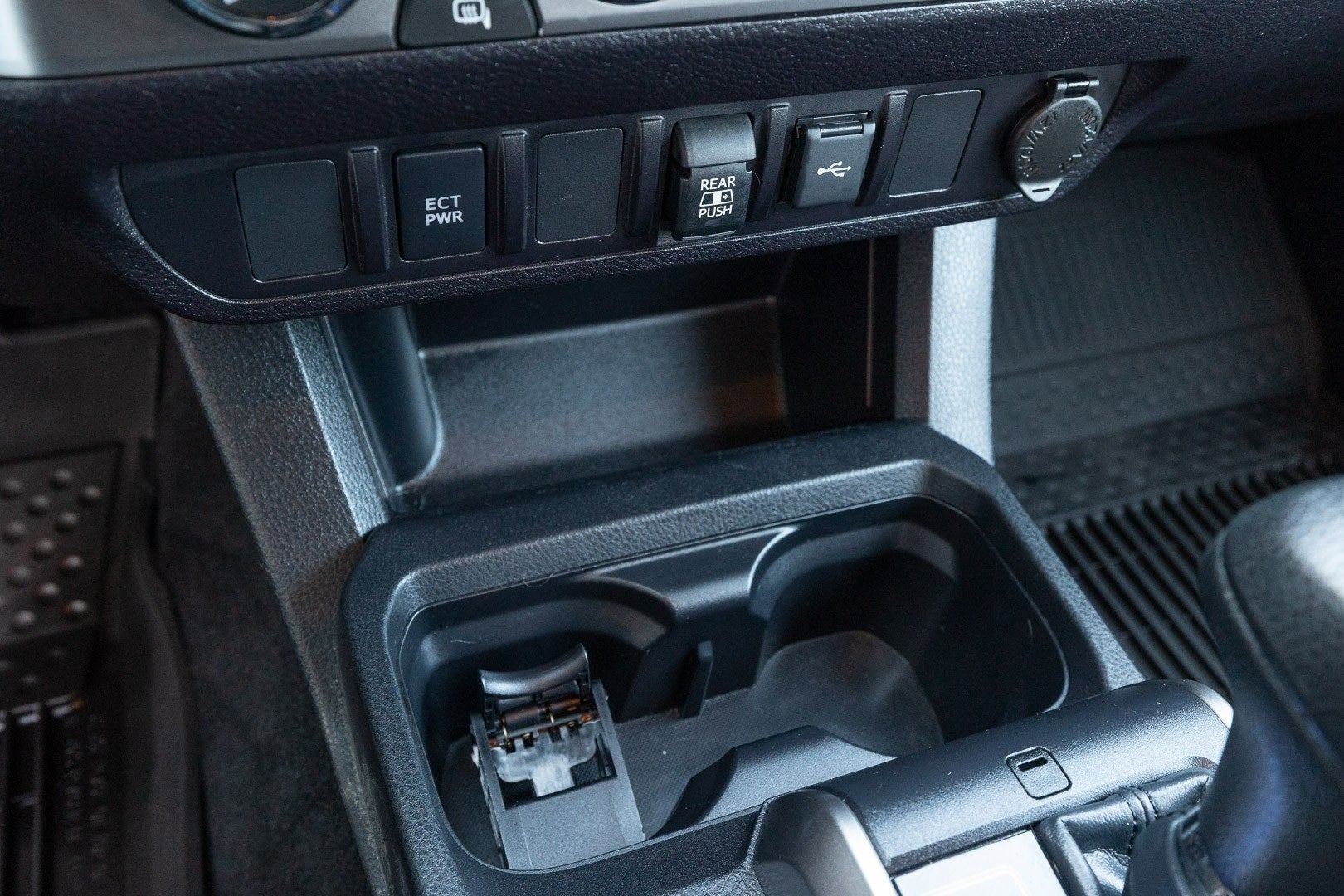 2022 Toyota Tacoma 4WD SR