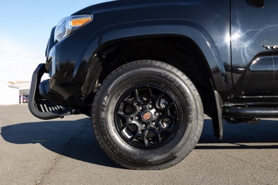 2022 Toyota Tacoma 4WD SR