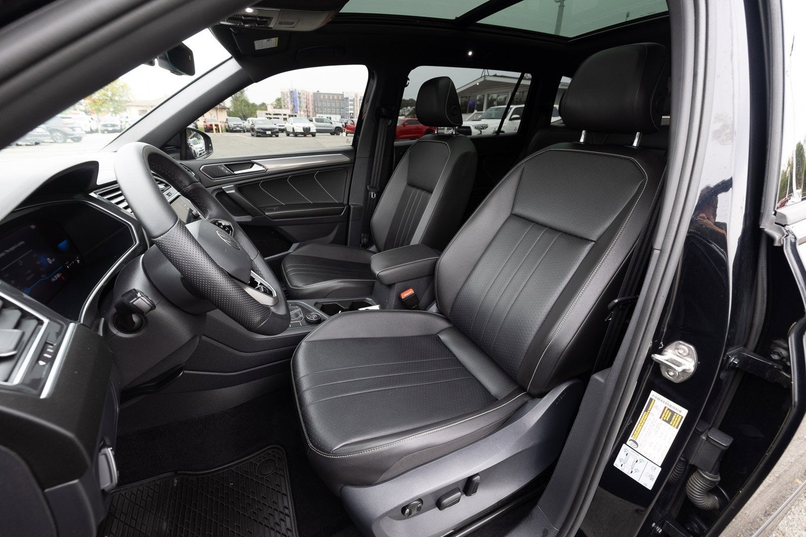 2022 Volkswagen Tiguan SE R-Line Black