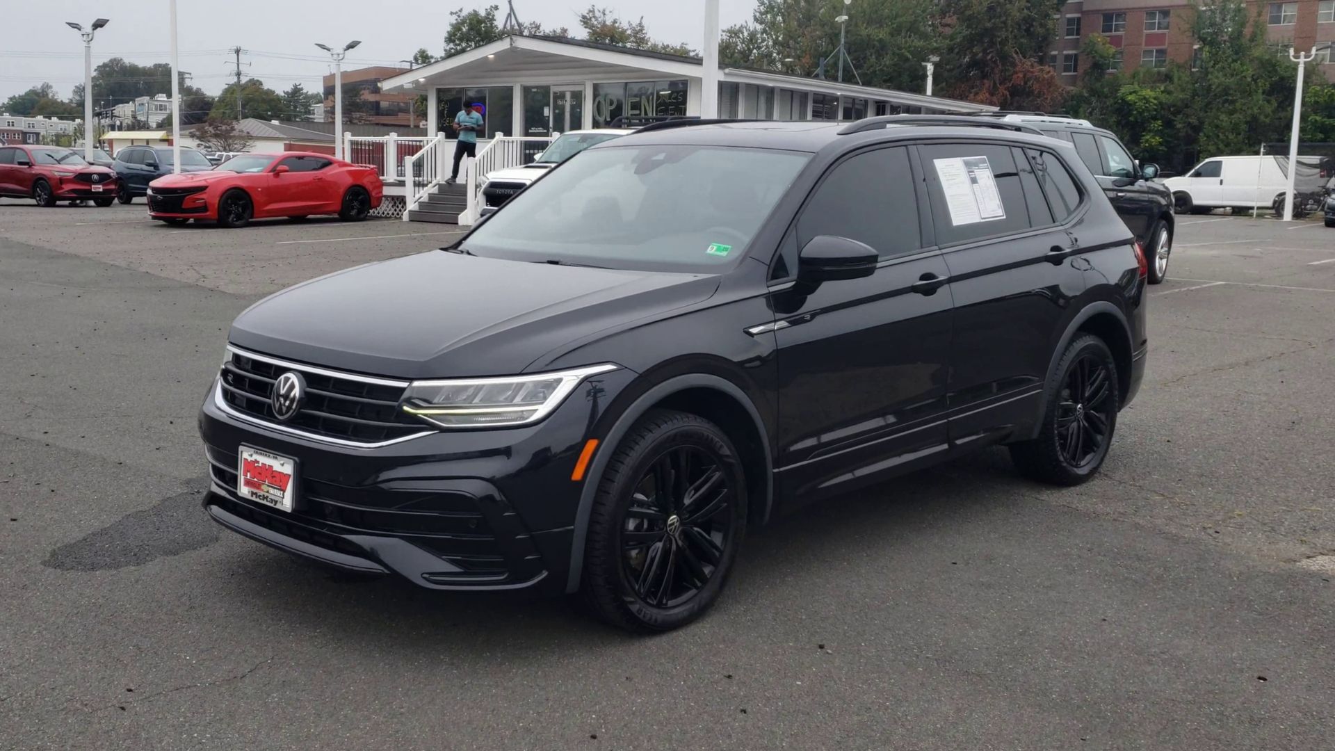 2022 Volkswagen Tiguan SE R-Line Black