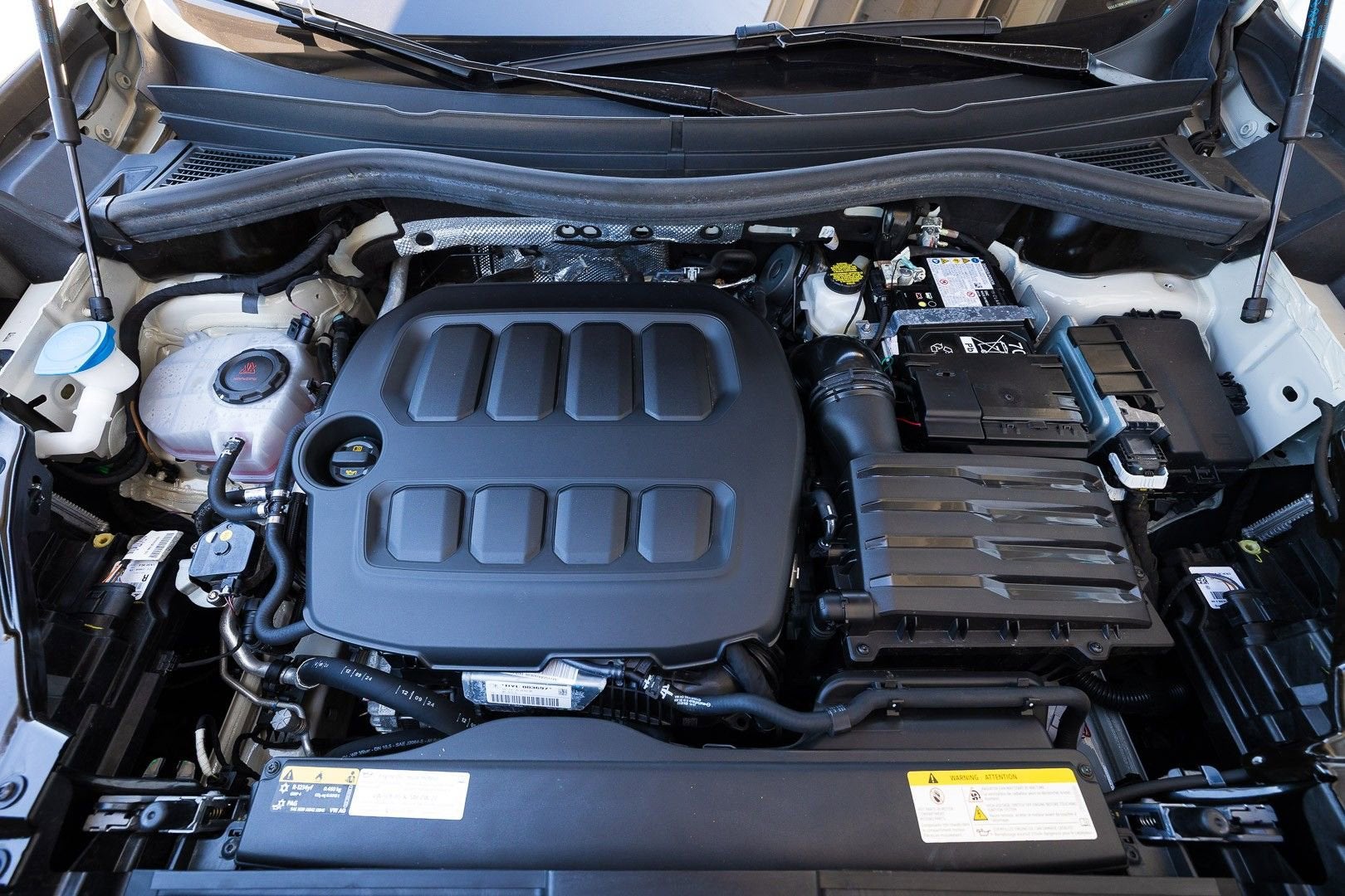 2025 Volkswagen Tiguan SEL R-Line