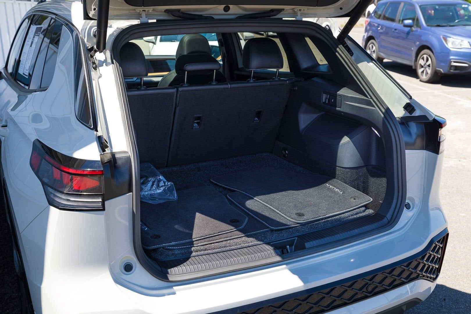 2025 Volkswagen Tiguan SEL R-Line