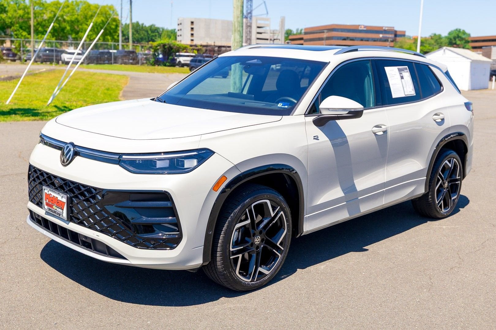 2025 Volkswagen Tiguan SEL R-Line