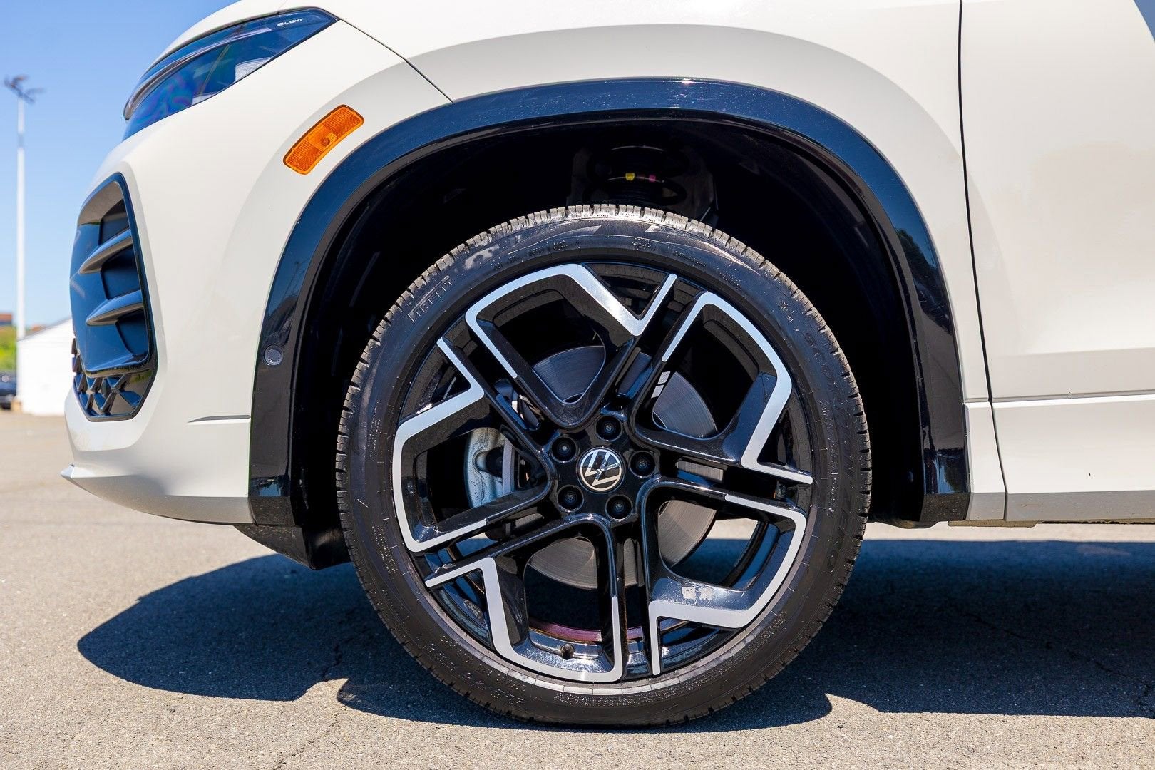 2025 Volkswagen Tiguan SEL R-Line