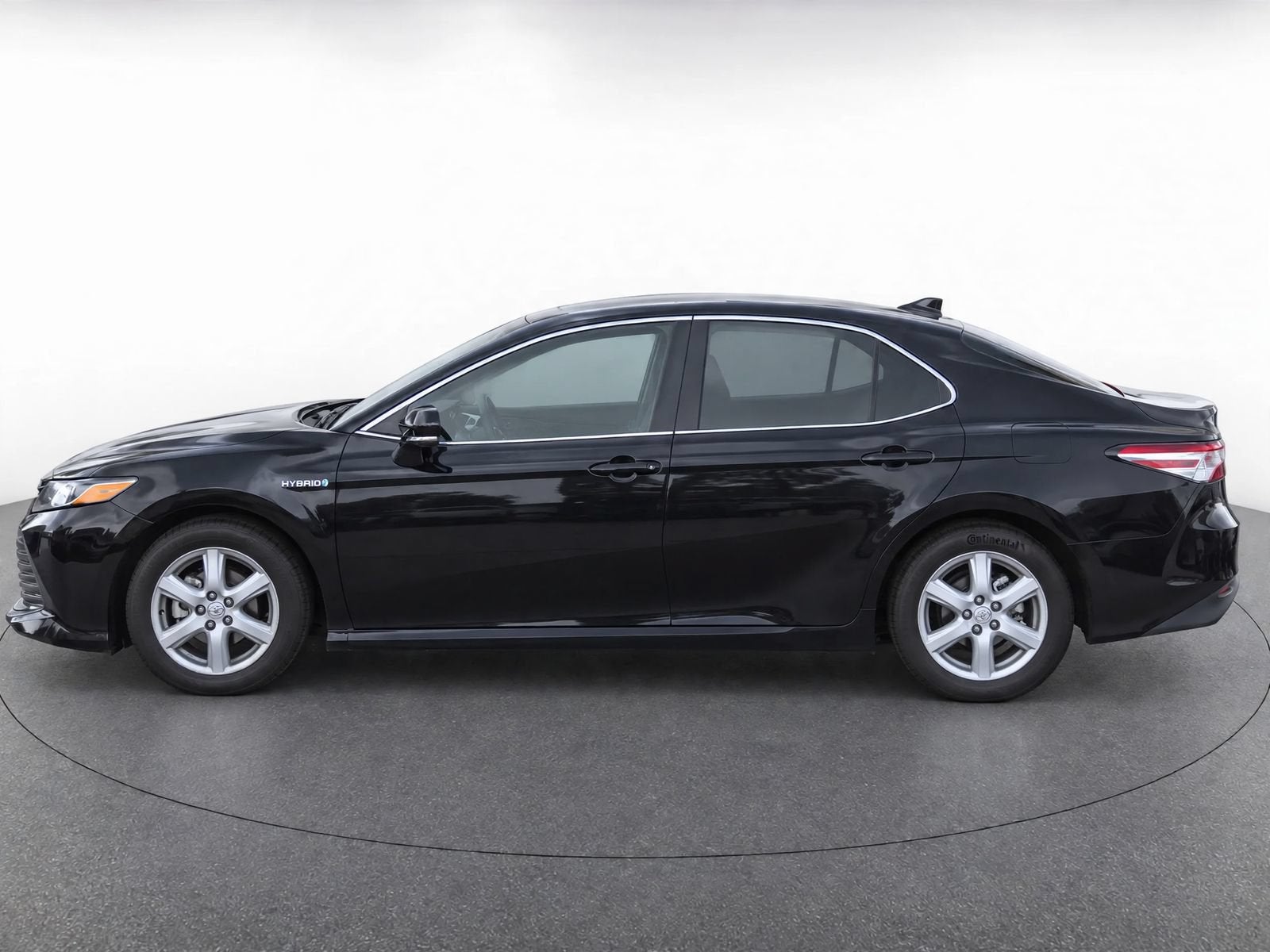 2019 Toyota Camry Hybrid LE