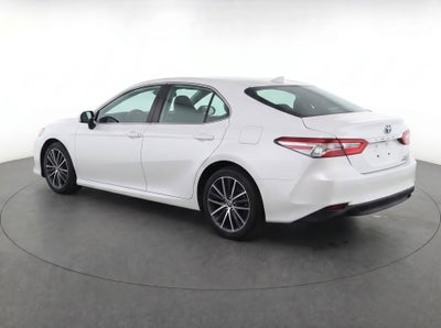 2022 Toyota Camry Hybrid XLE