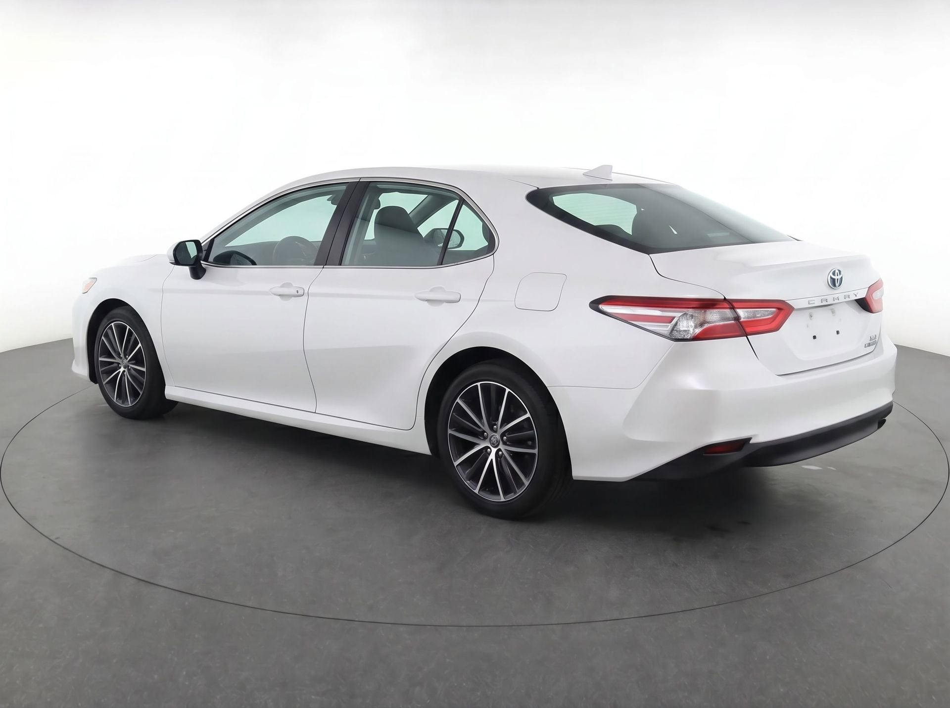 2022 Toyota Camry Hybrid XLE
