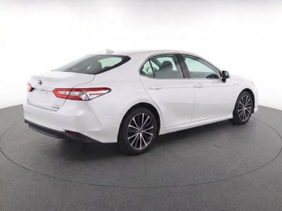 2022 Toyota Camry Hybrid XLE