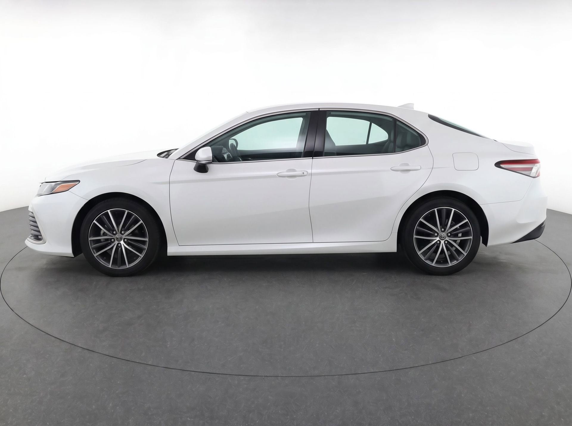 2022 Toyota Camry Hybrid XLE