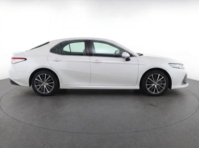 2022 Toyota Camry Hybrid XLE