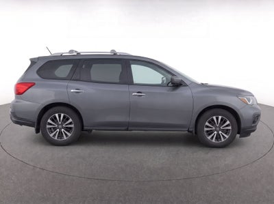 2017 Nissan Pathfinder SV