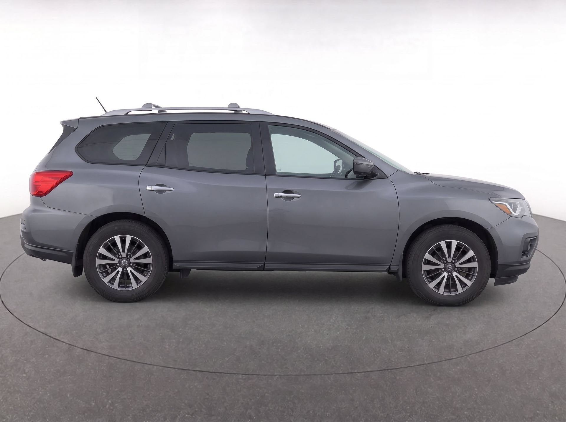 2017 Nissan Pathfinder SV