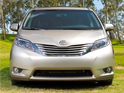 2017 Toyota Sienna XLE Auto Access Seat