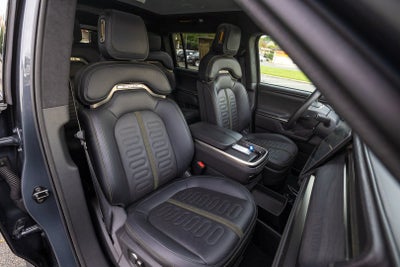 2025 RIVIAN R1S Adventure