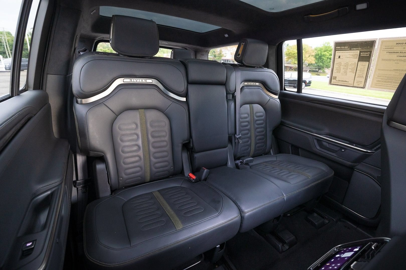 2025 RIVIAN R1S Adventure