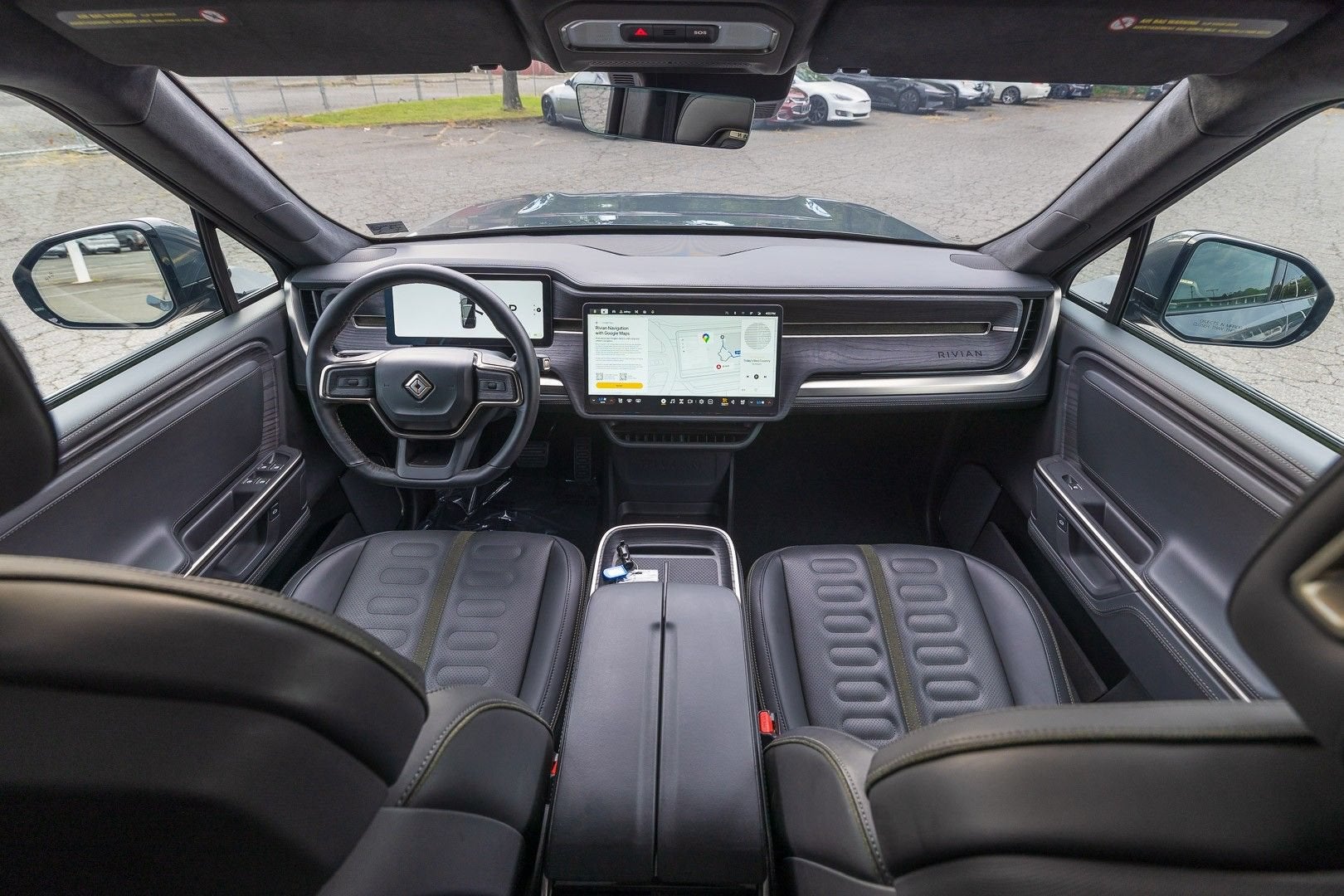 2025 RIVIAN R1S Adventure