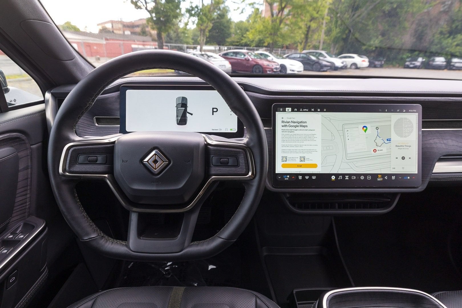 2025 RIVIAN R1S Adventure