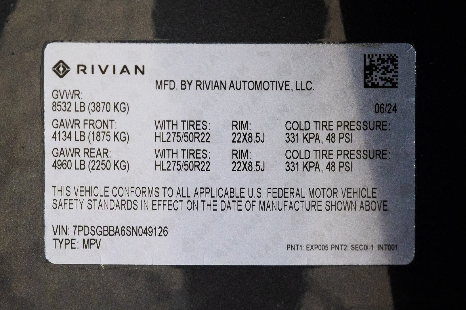 2025 RIVIAN R1S Adventure
