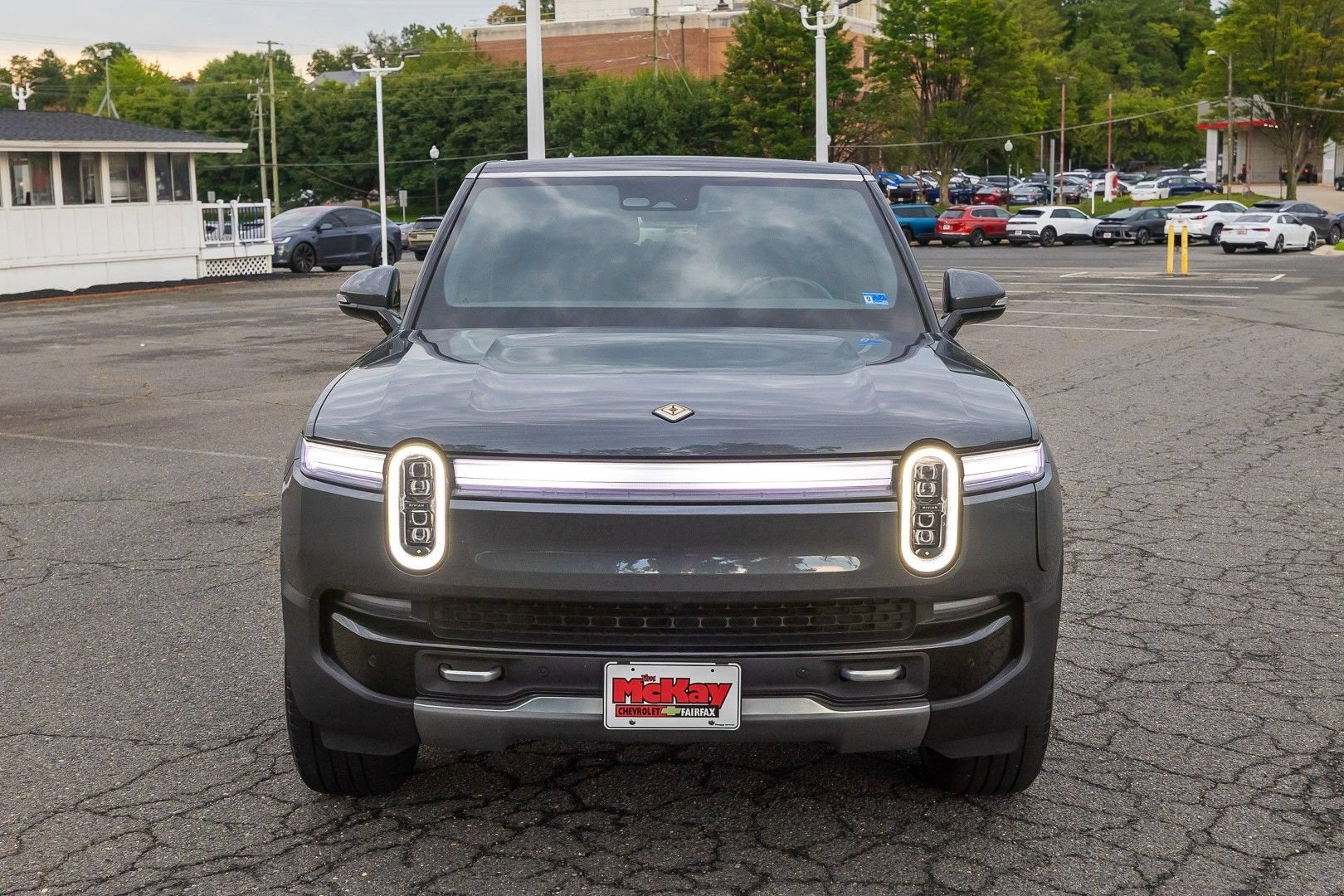2025 RIVIAN R1S Adventure