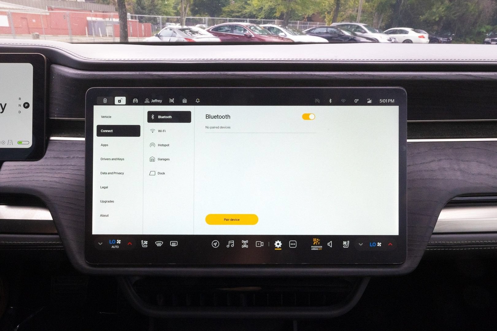 2025 RIVIAN R1S Adventure
