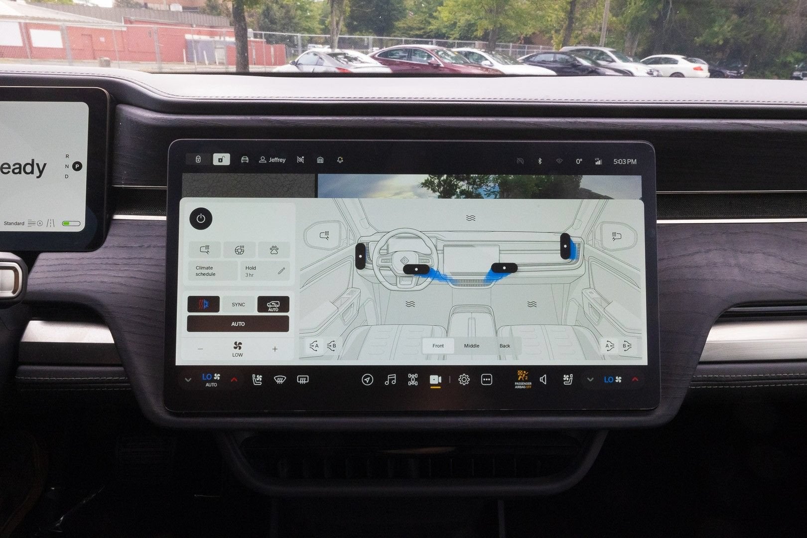 2025 RIVIAN R1S Adventure