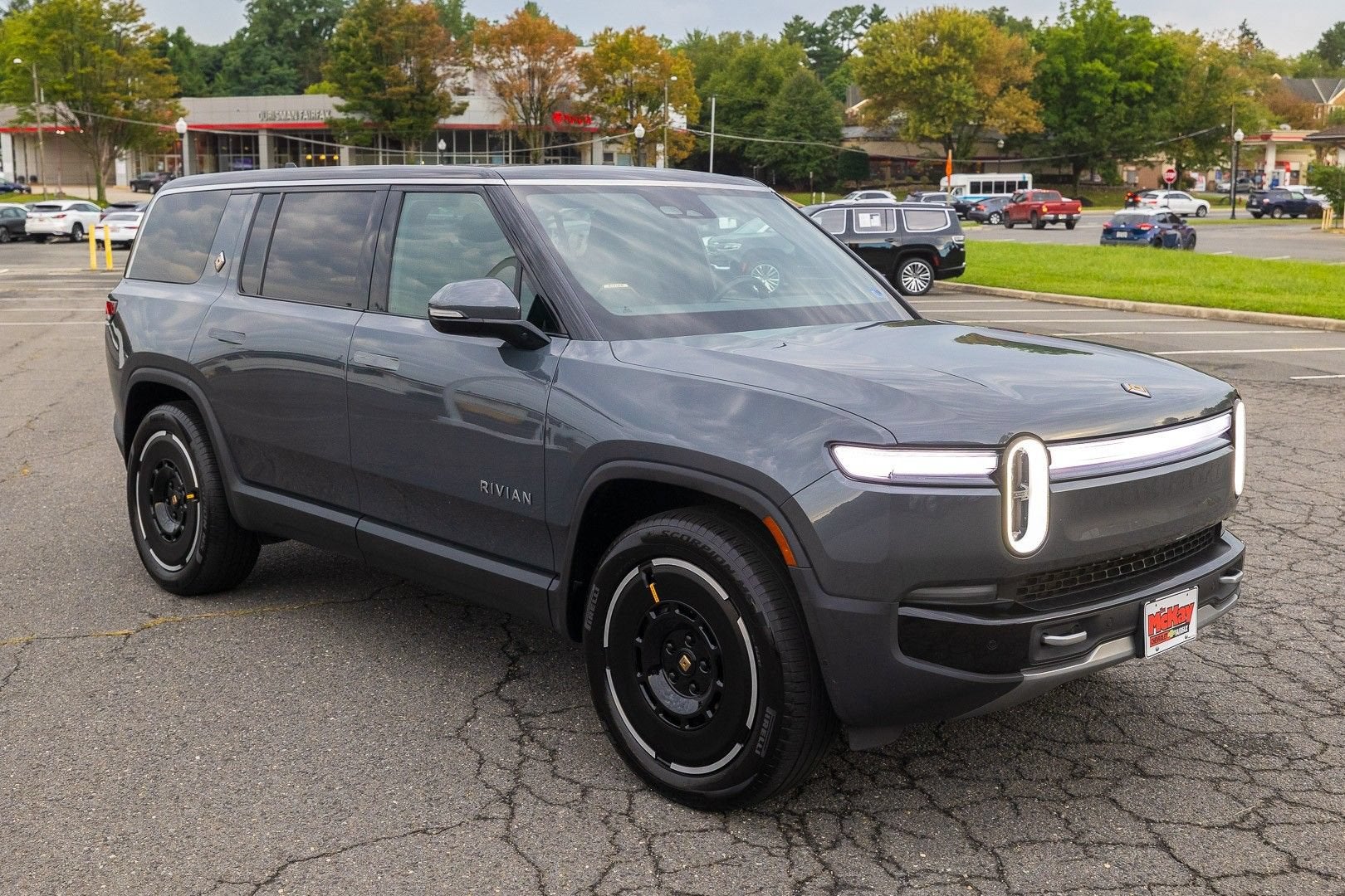 2025 RIVIAN R1S Adventure