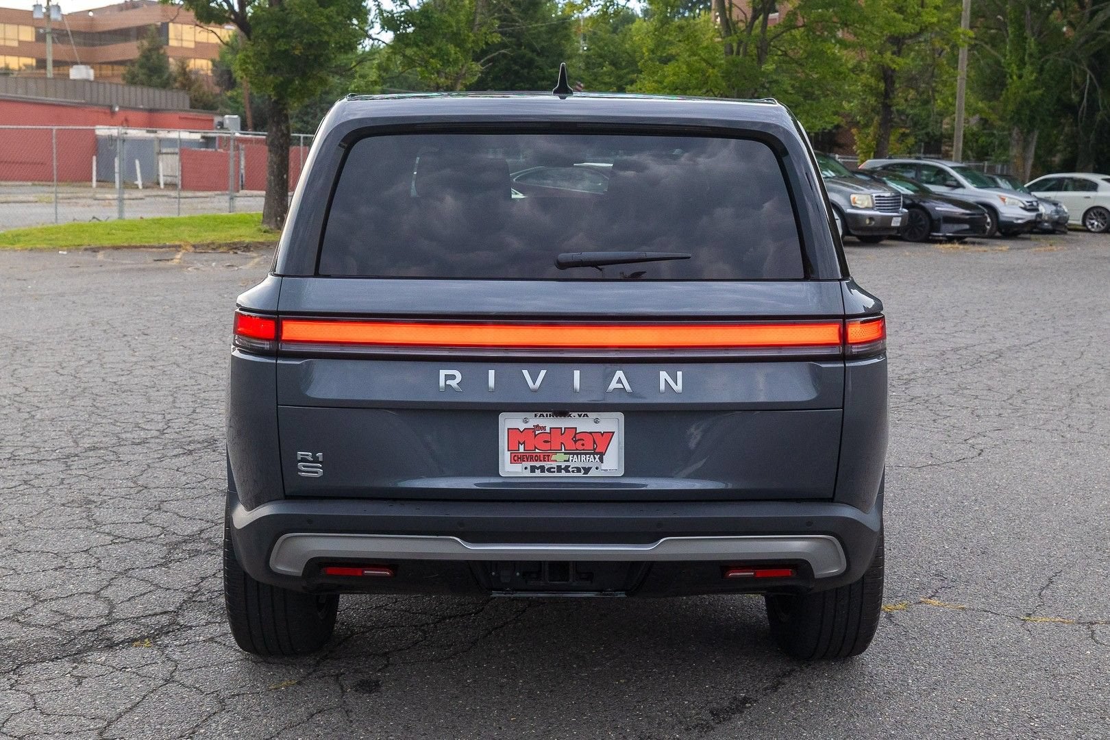 2025 RIVIAN R1S Adventure