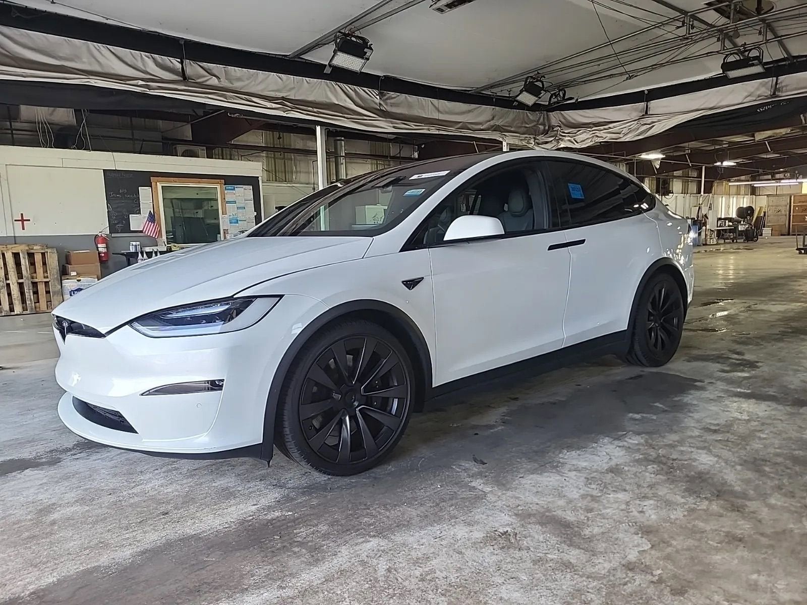 2023 Tesla Model X STANDARD RANGE