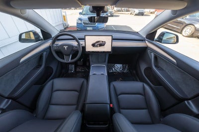 2024 Tesla Model Y Long Range