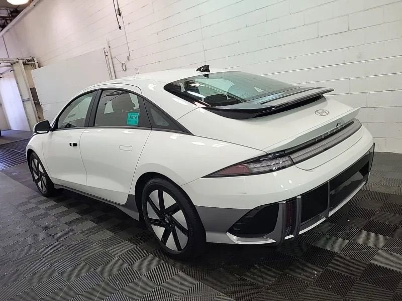 2024 Hyundai IONIQ 6 SE