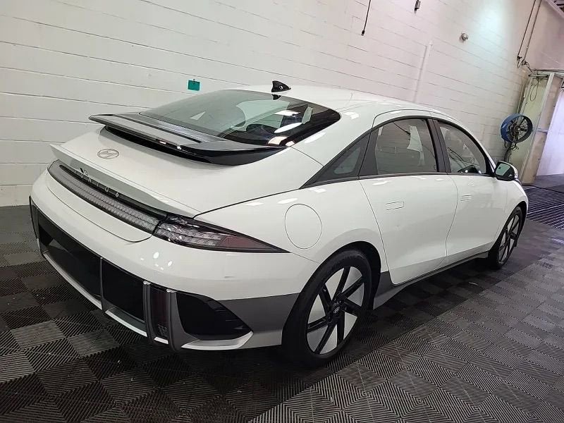 2024 Hyundai IONIQ 6 SE