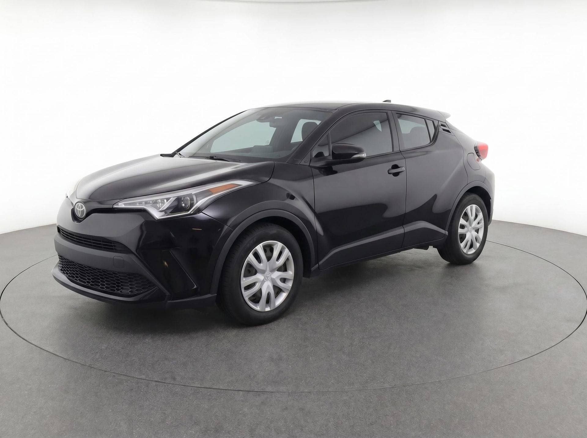2021 Toyota C-HR LE's photo
