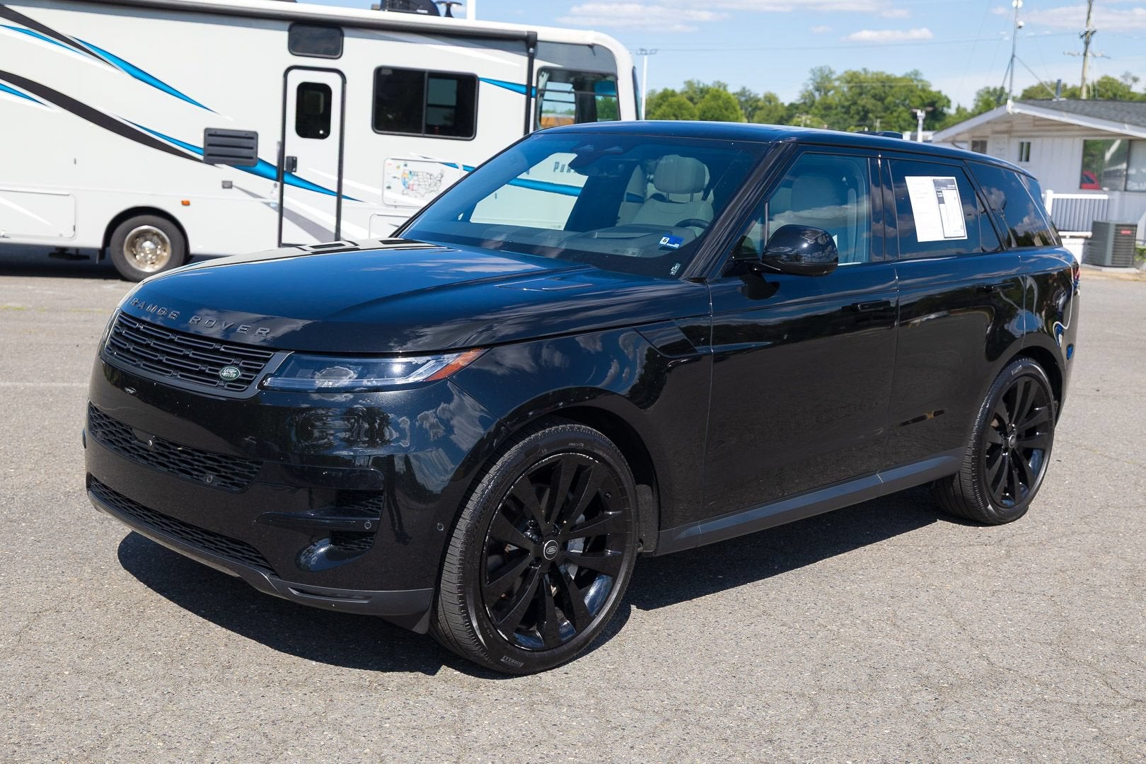 2025 Land Rover Range Rover Sport SE